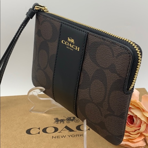 COACH Corner Zip Wristlet In Signature Canvas - Picture 4 of 8